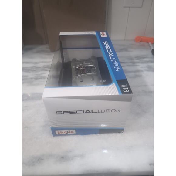 Maisto Porsche 550 A Spyder Diecast Car 1:18 Scale, Special Edition,‎ Box Damage - Picture 5 of 6